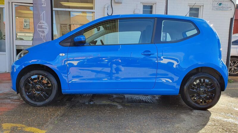 VOLKSWAGEN UP