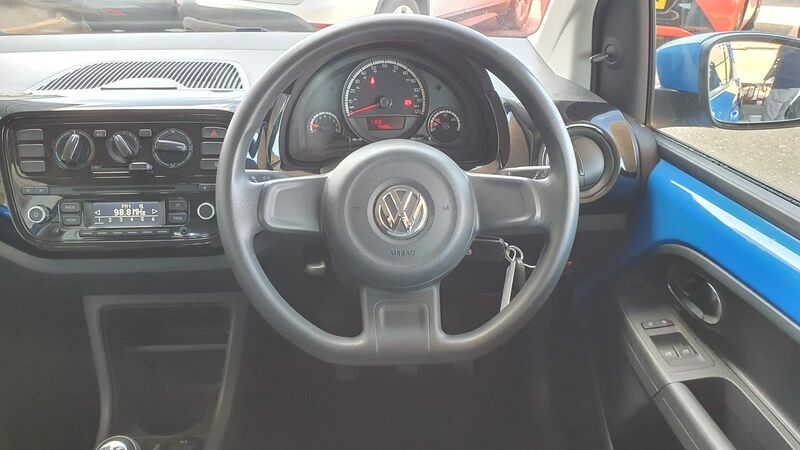 VOLKSWAGEN UP