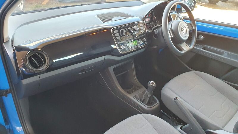 VOLKSWAGEN UP