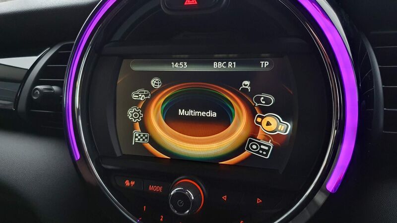 MINI HATCH