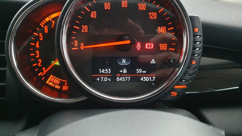 MINI HATCH