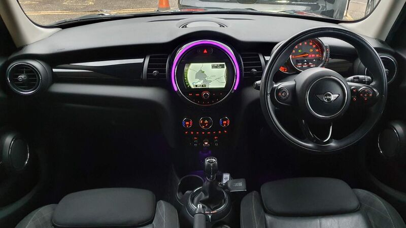 MINI HATCH