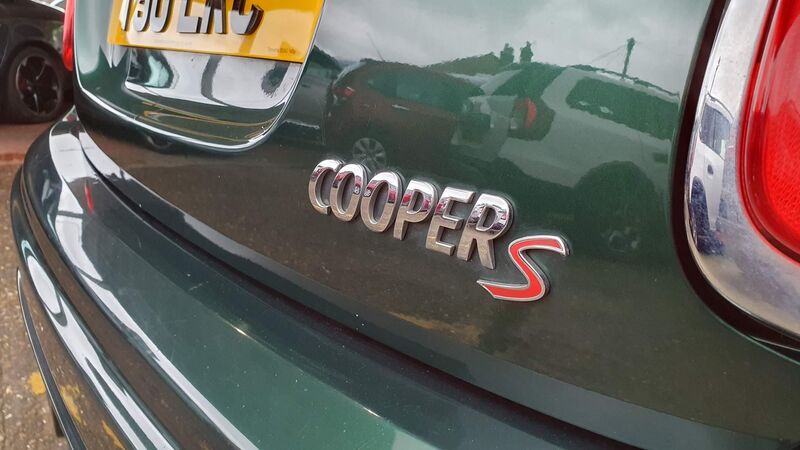 MINI HATCH