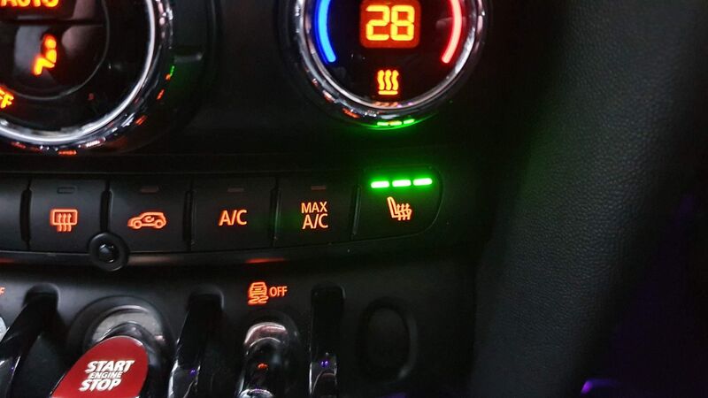 MINI HATCH