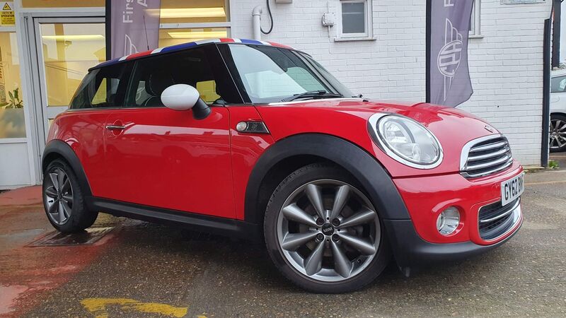 MINI HATCH