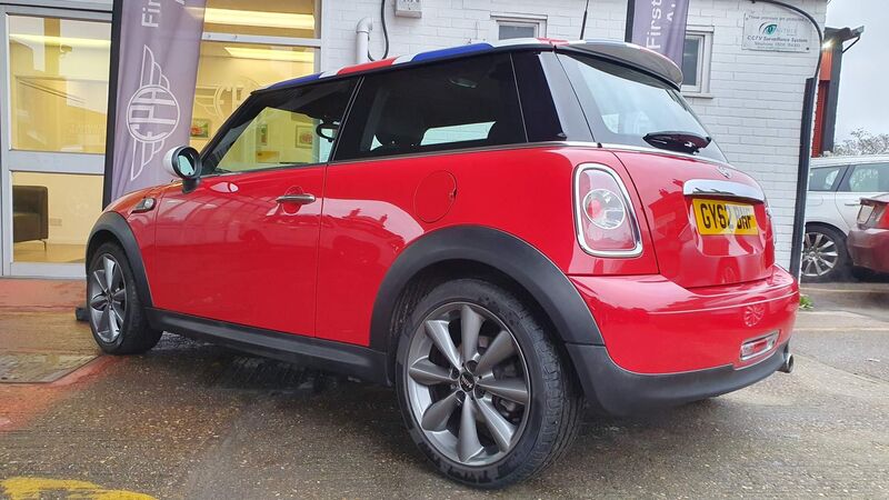 MINI HATCH