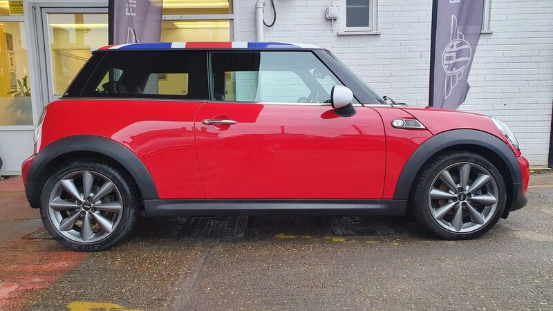 MINI HATCH