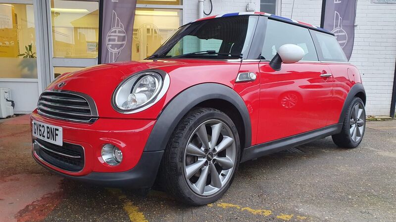 MINI HATCH