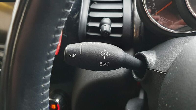 MINI HATCH