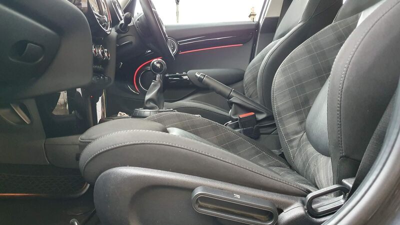 MINI HATCH
