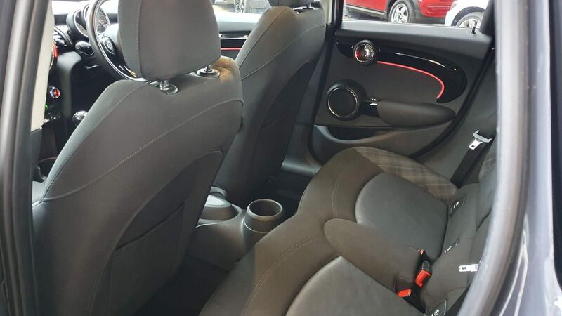 MINI HATCH