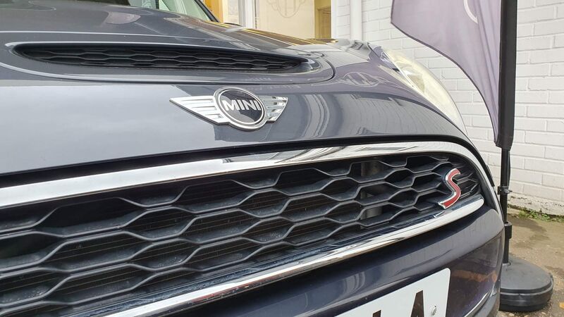 MINI HATCH