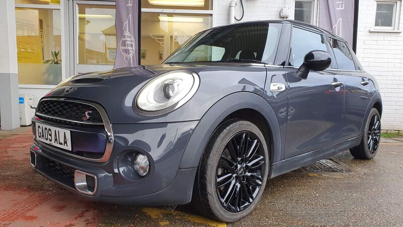 MINI HATCH