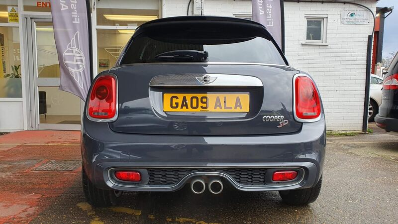 MINI HATCH