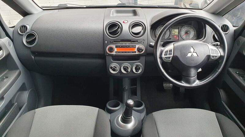 MITSUBISHI COLT