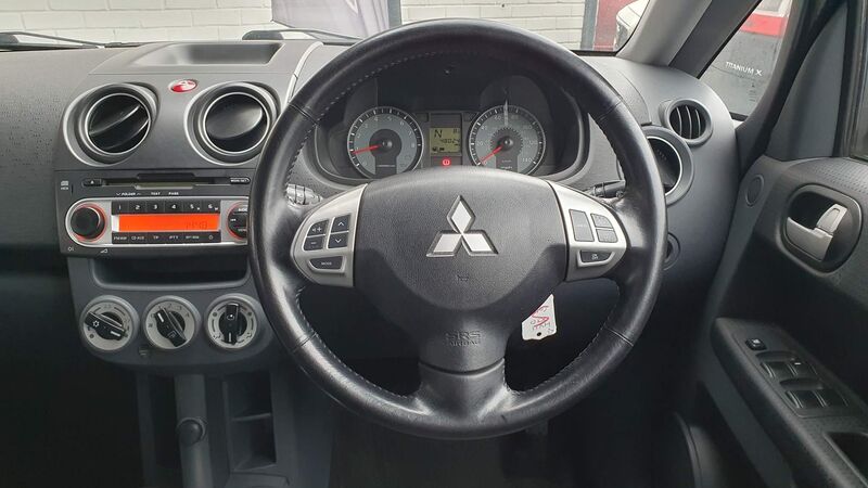 MITSUBISHI COLT