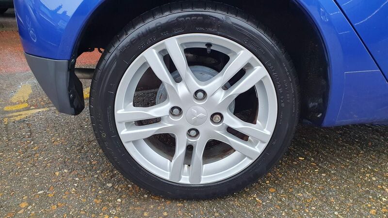 MITSUBISHI COLT