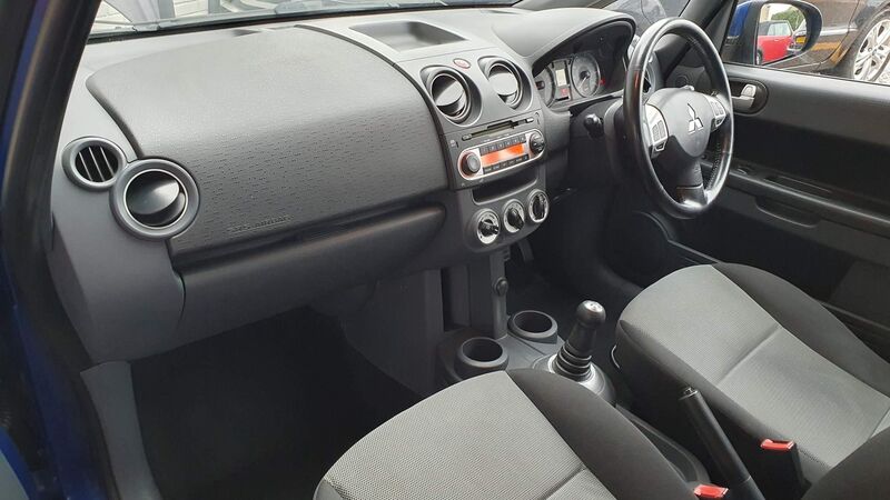 MITSUBISHI COLT