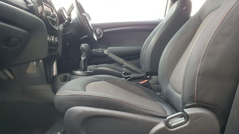MINI HATCH