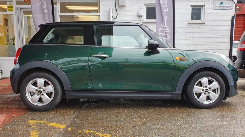 MINI HATCH