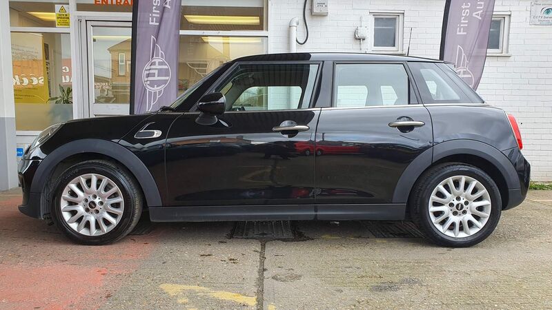 MINI HATCH