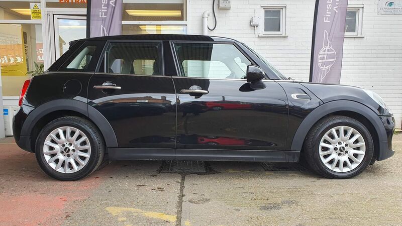 MINI HATCH