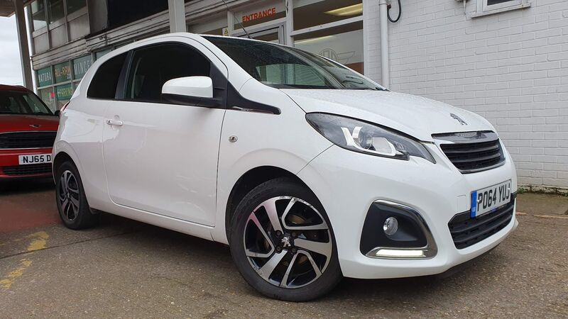 View PEUGEOT 108 1.2 VTi PureTech Allure Euro 5 3dr