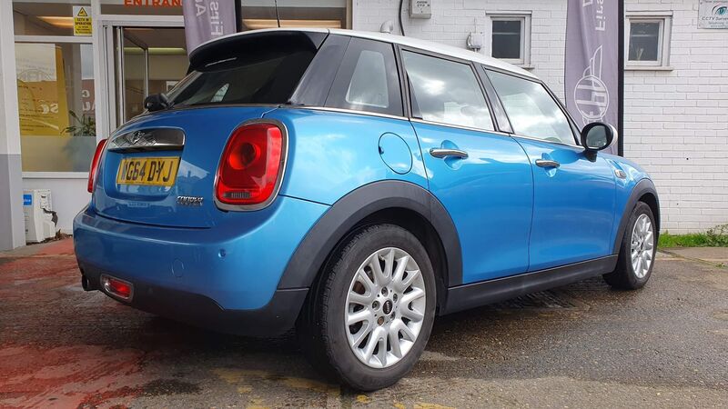 MINI HATCH