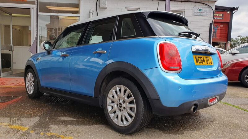 MINI HATCH