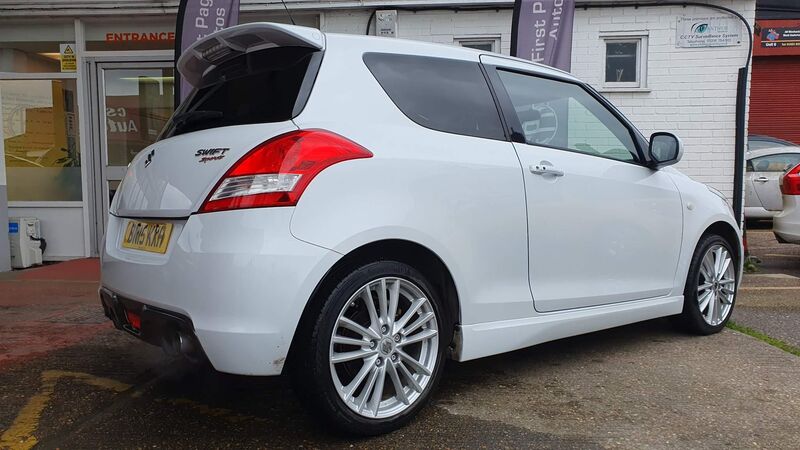 SUZUKI SWIFT