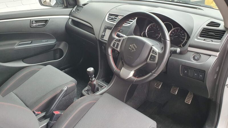 SUZUKI SWIFT