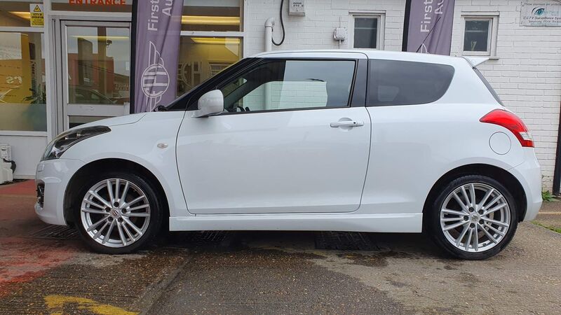 SUZUKI SWIFT