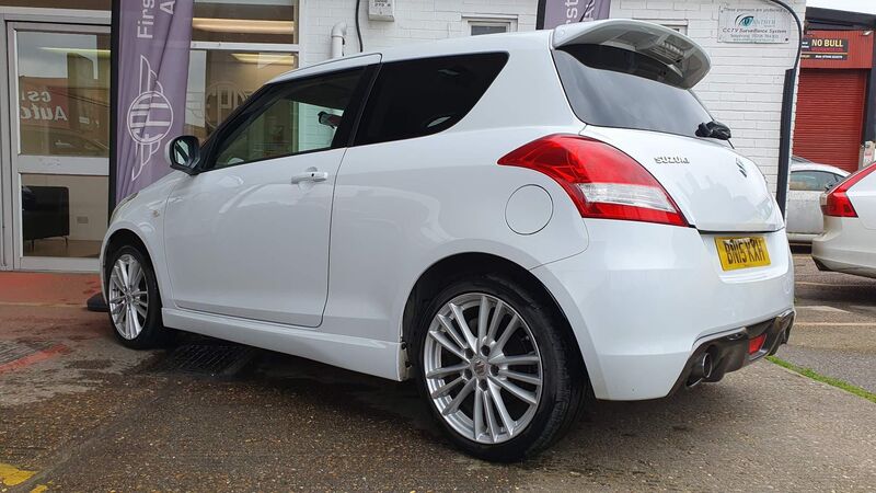 SUZUKI SWIFT