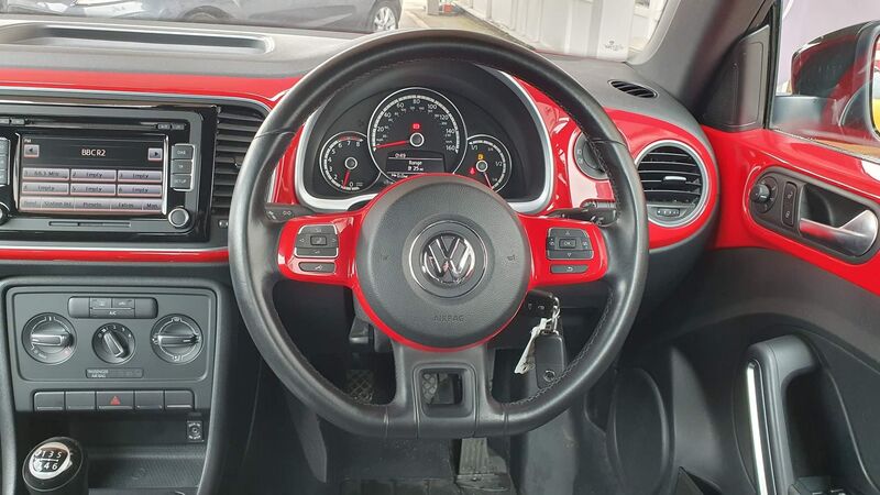 VOLKSWAGEN BEETLE
