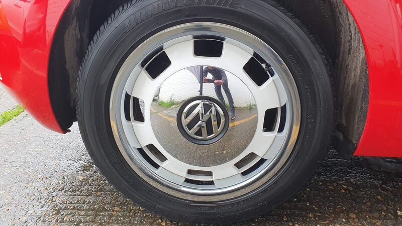 VOLKSWAGEN BEETLE