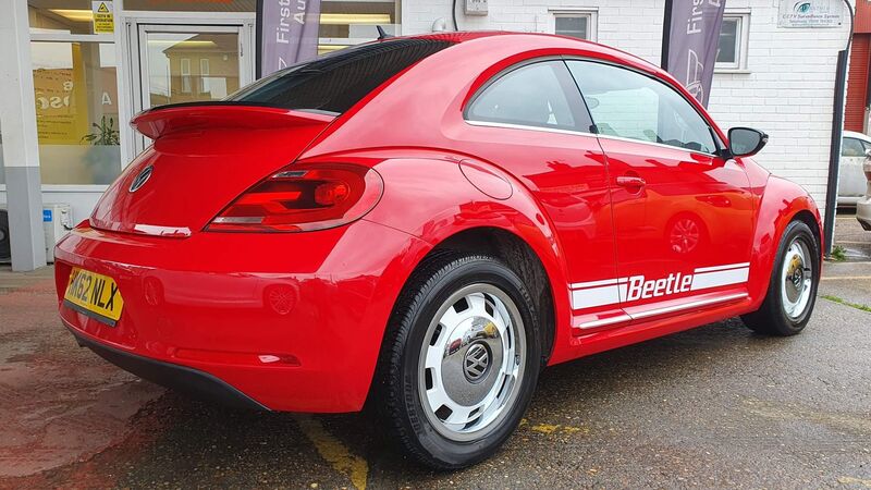 VOLKSWAGEN BEETLE