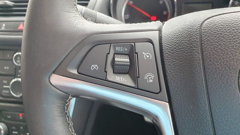 VAUXHALL MOKKA