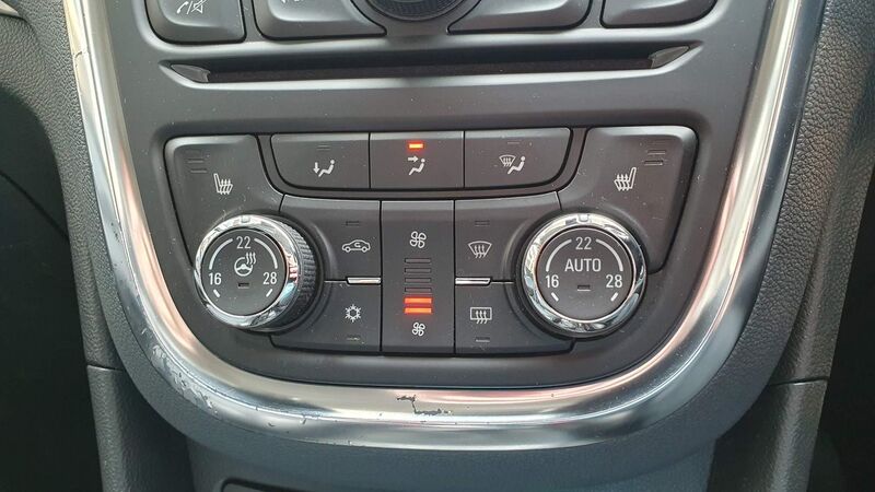VAUXHALL MOKKA