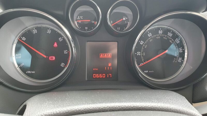 VAUXHALL MOKKA