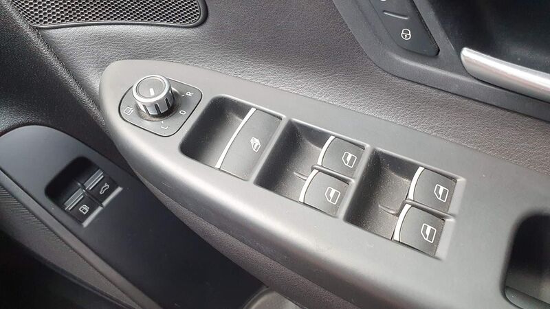 VOLKSWAGEN EOS