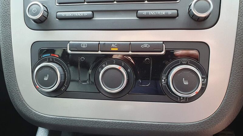 VOLKSWAGEN EOS
