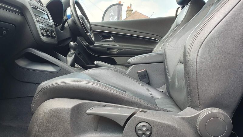 VOLKSWAGEN EOS