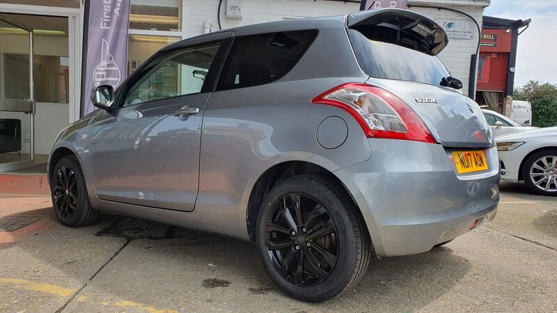 SUZUKI SWIFT