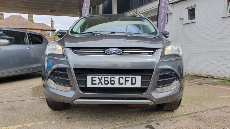 View FORD KUGA 2.0 TDCi Titanium 2WD Euro 6 (s/s) 5dr