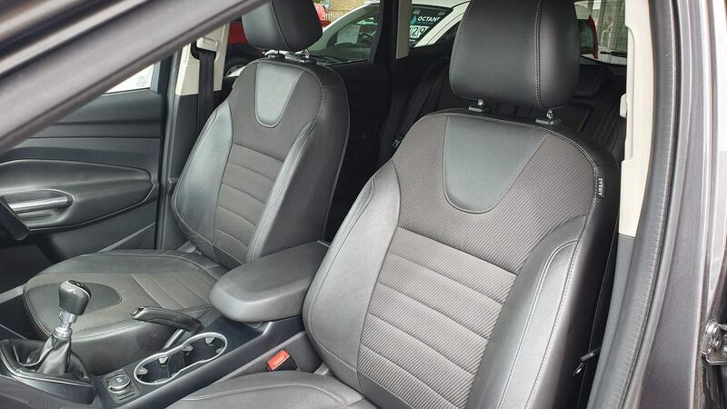 FORD KUGA