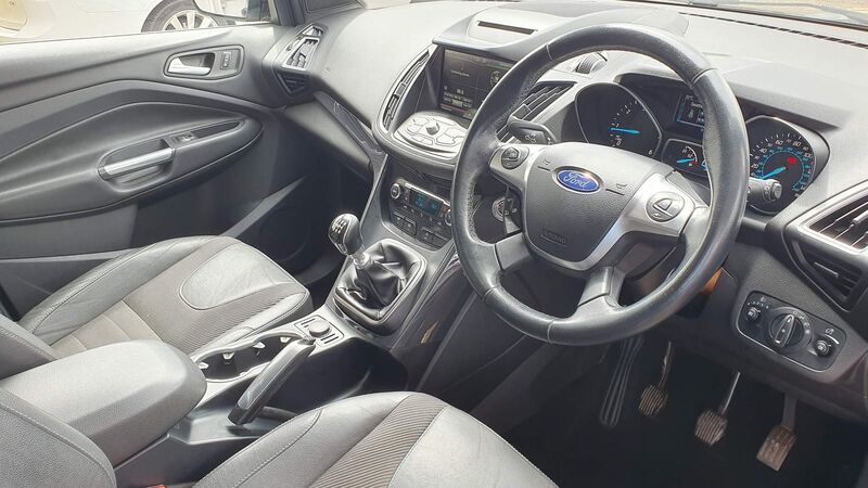FORD KUGA