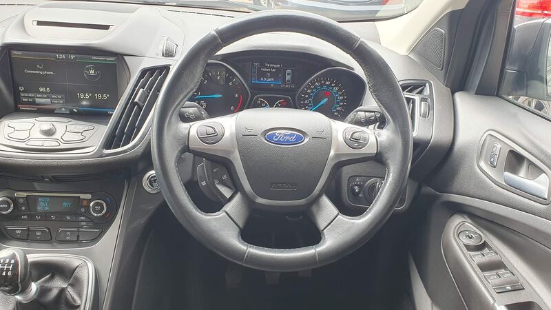 FORD KUGA