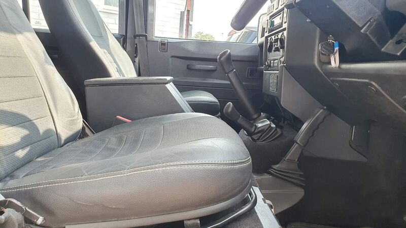 LAND ROVER DEFENDER 110