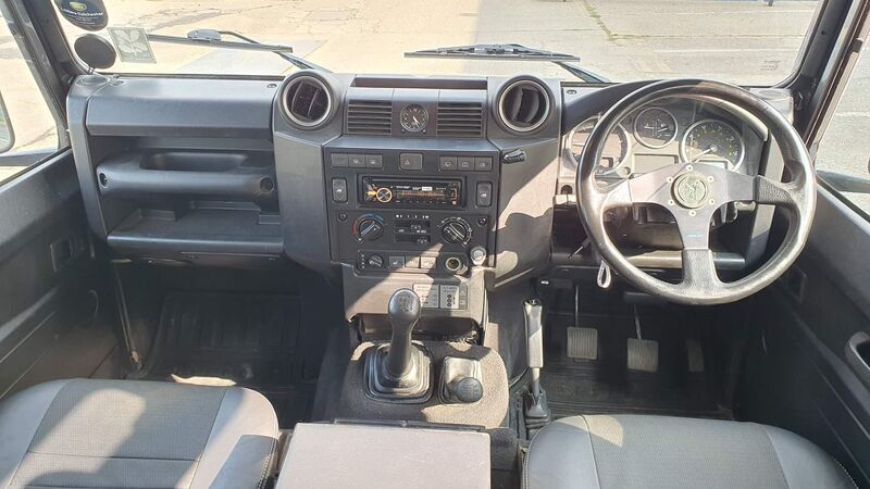 LAND ROVER DEFENDER 110