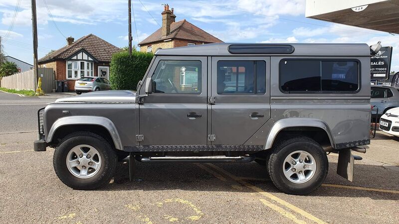 LAND ROVER DEFENDER 110